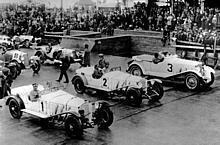 Doppelsieg beim Eröffnungsrennen auf dem Nürburgring am 19. Juni 1927: Rudolf Caracciola (links) ging vor Adolf Rosenberger als Erster ins Ziel, beide auf einem Mercedes-Benz Typ S.